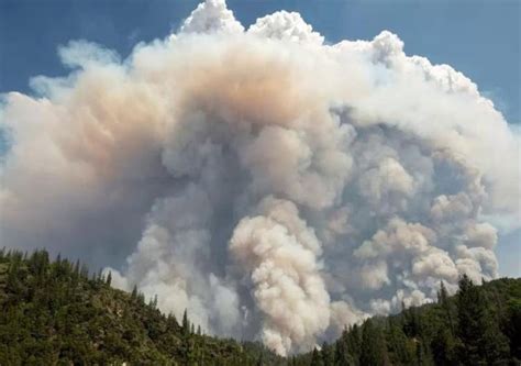 El humo de los incendios forestales llega a Europa mientras Canadá registra la peor temporada de incendios de su historia